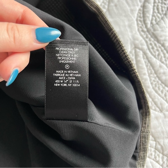 NWT - Alice + Olivia - Lennon Plaid Overlap Mini Skirt In Grey Black - Picture 13 of 15